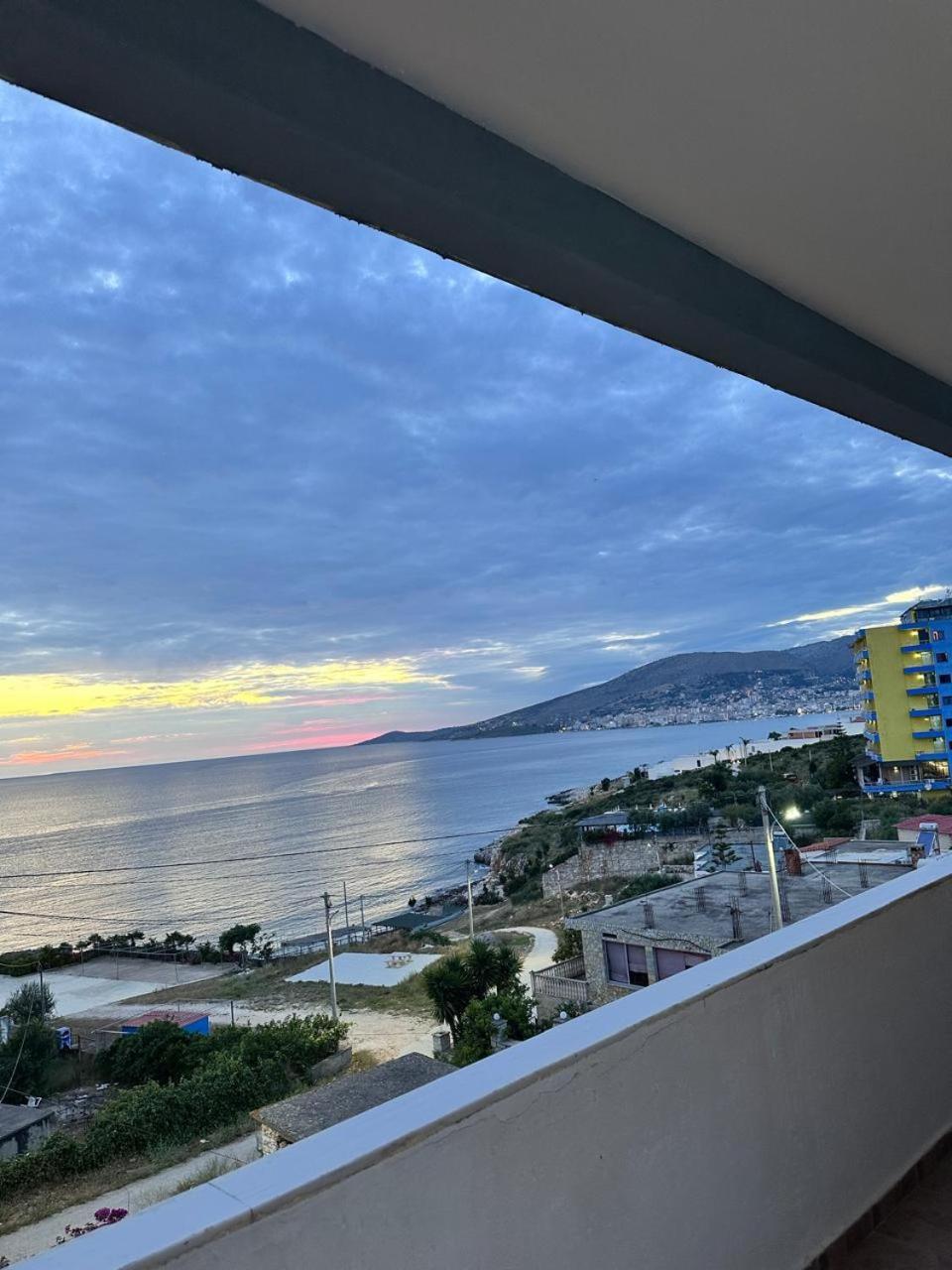 Kenza Apartments Sarandë エクステリア 写真